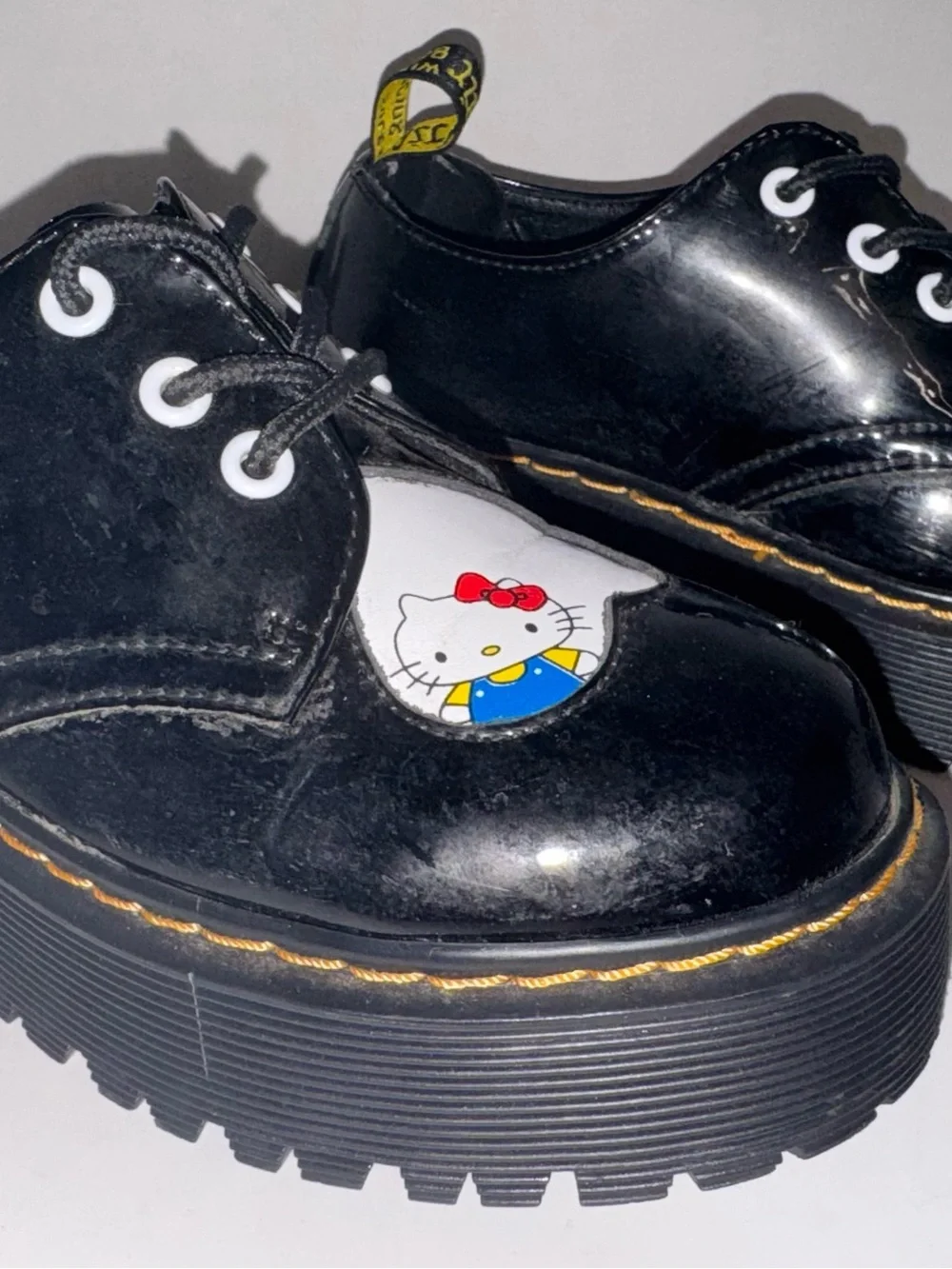 HELLO KITTY X DR. MARTENS OXFORD  PLATFORM BLACK PATENT SHOES WOMEN'S 5 EU 36